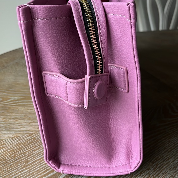 MARC Jacobs  THE TOTE NWT Rare Color mini bag in purple haze. - Picture 4 of 14